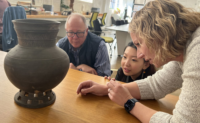 tuesday-tea-from-tomb-rituals-to-missionary-collecting-tracing-the-histories-of-korean-ceramics